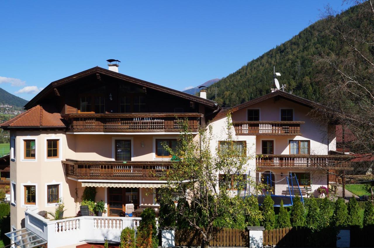 Ferienhaus Bergblick Fulpmes Luaran gambar