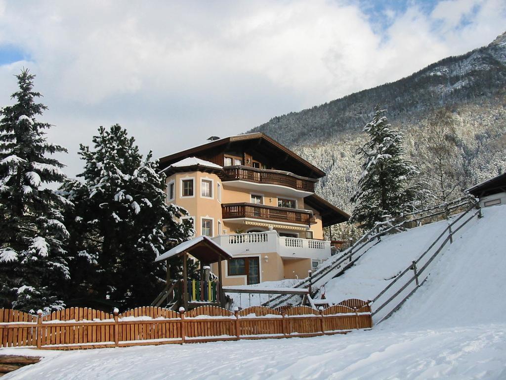 Ferienhaus Bergblick Fulpmes Luaran gambar