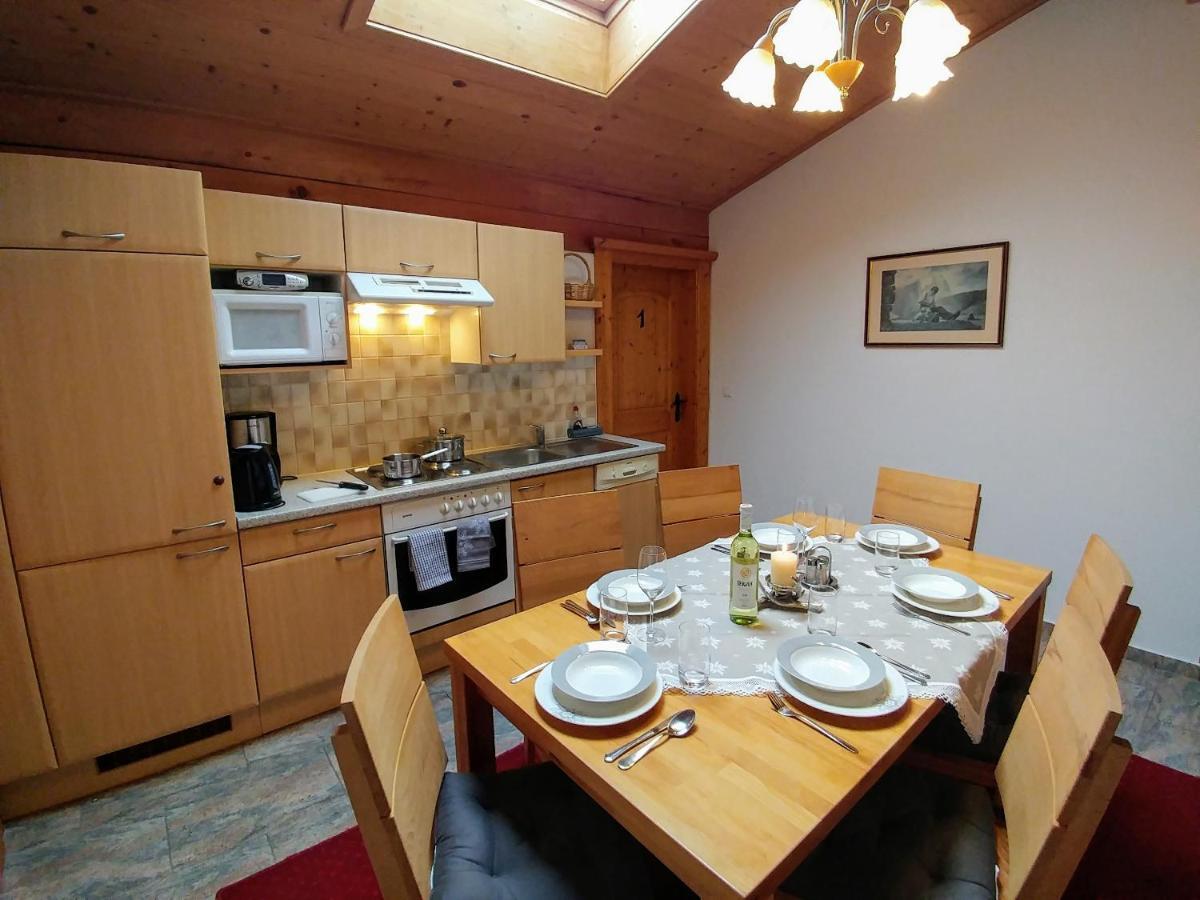 Ferienhaus Bergblick Fulpmes Luaran gambar