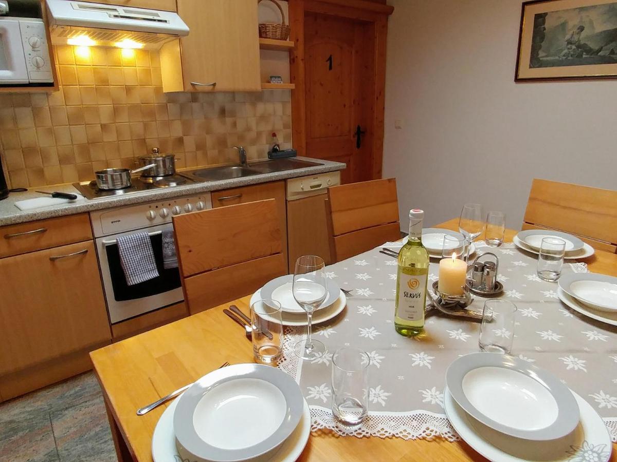 Ferienhaus Bergblick Fulpmes Luaran gambar